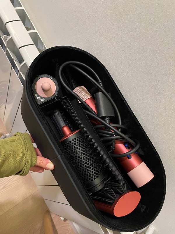 Dyson фен со съемными насадками 1