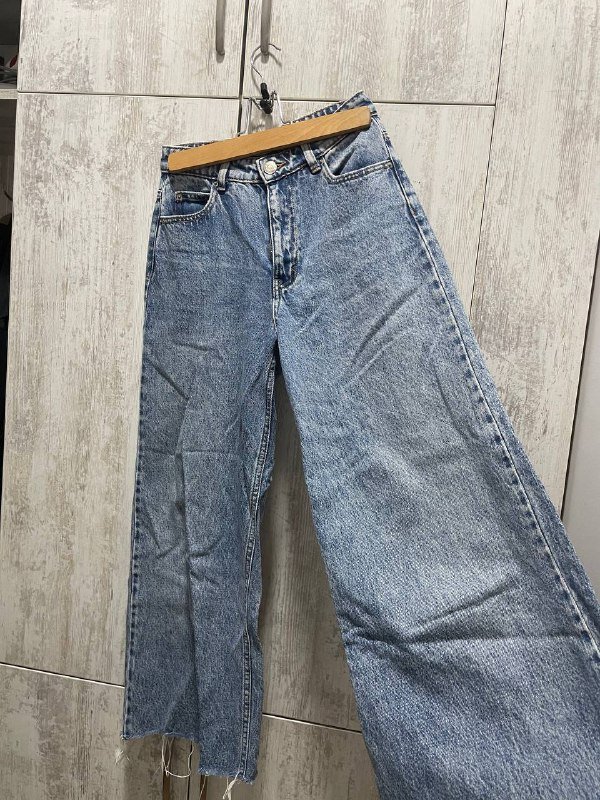 белые джинсы bershka, джинсы pull and bear, джинсовое платье короткая H&M 4