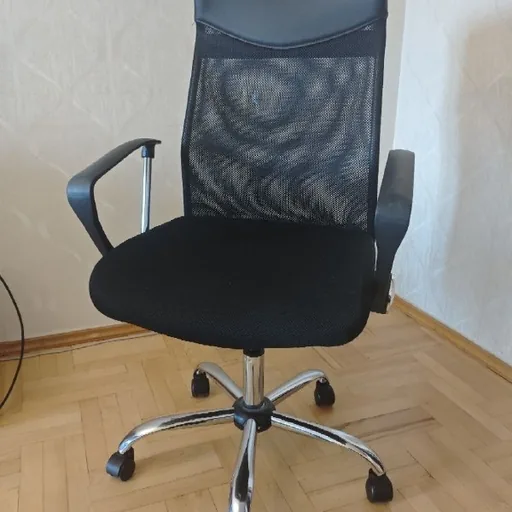 Стол, офисное кресло