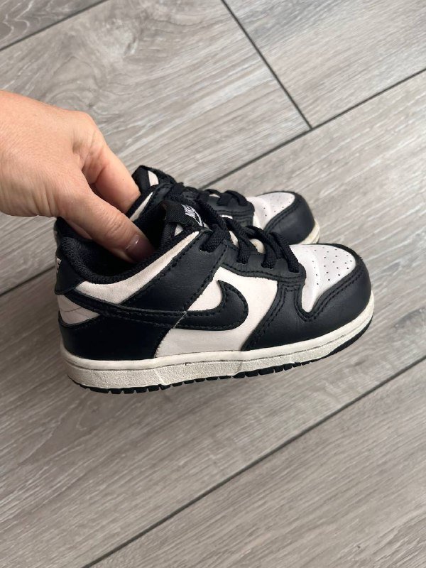 Оригинальные кроссовки Nike размер 24