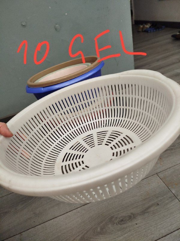 Большой и маленький металлический таз, пластиковые контейнеры и тазы разных размеров 7