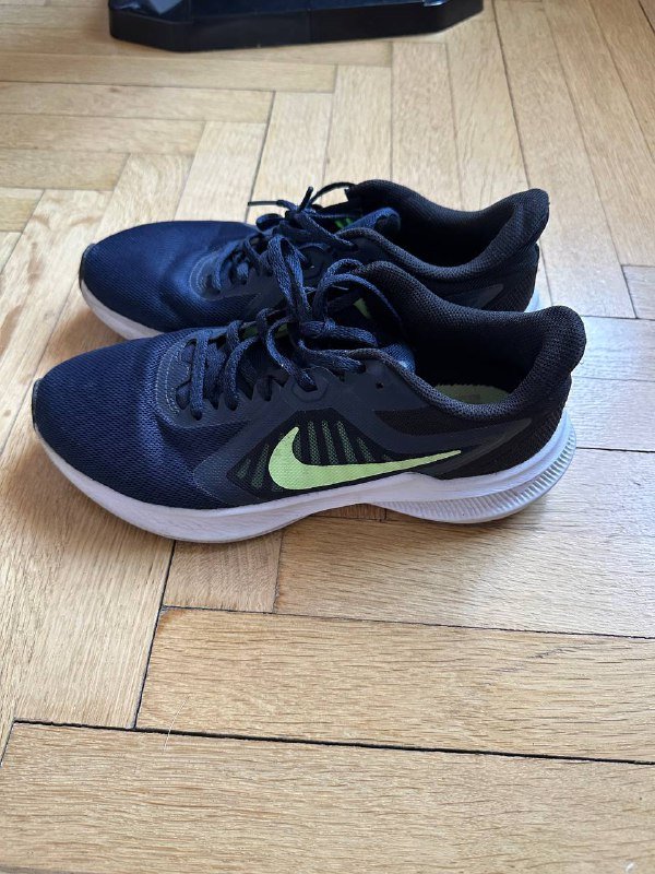 Кроссовки Nike размер 41