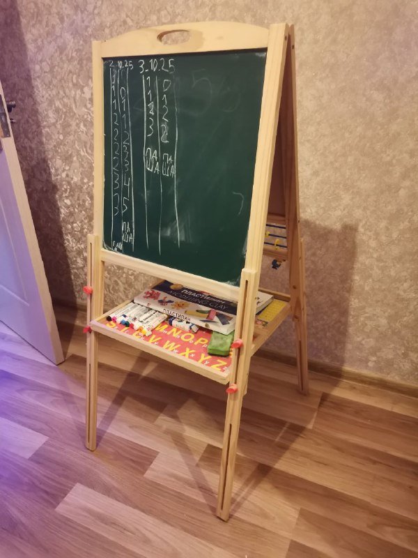 Детская доска мольберт с маркерами и пластилином 2