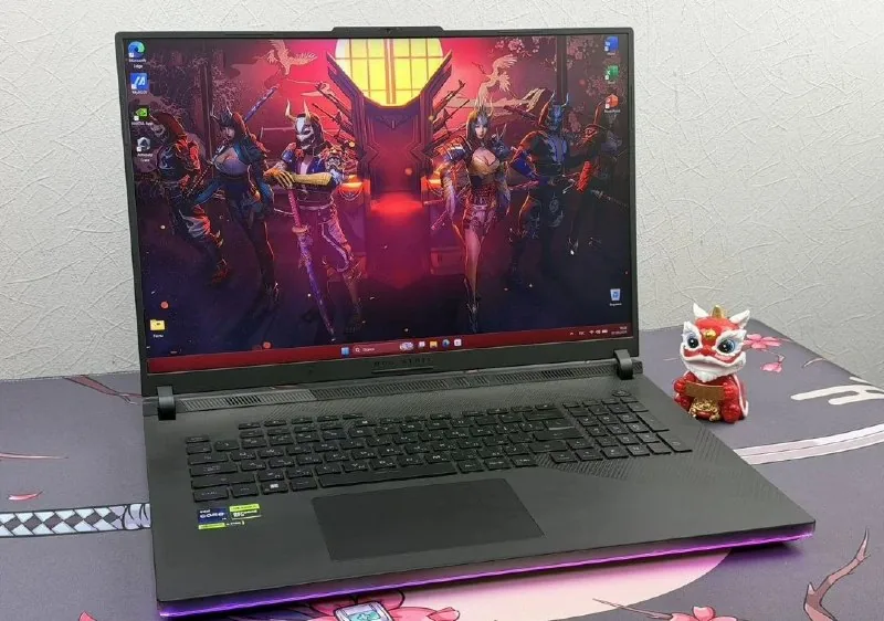Игровой ноутбук ASUS ROG 18" RTX 4090 1