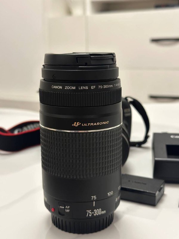 Фотоаппарат Canon EOS 1200d, объектив 75-300mm, сумка Canon EOS