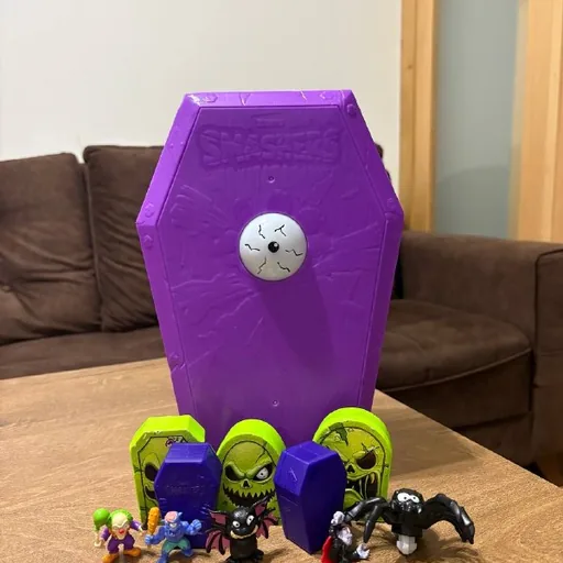 Игрушки Monster High с гробом