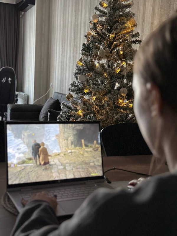 Новогодняя елка 210 см с игрушками и гирляндой 3