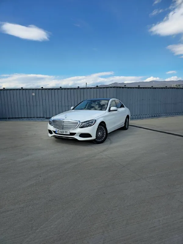 Mercedes-Benz C300 6