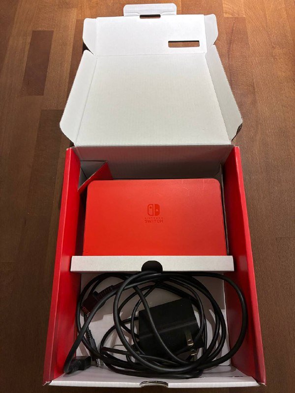 Nintendo Switch OLED Mario Red Edition, контроллеры, зарядки, SD карта 2