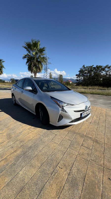 Toyota Prius 2017 года 3