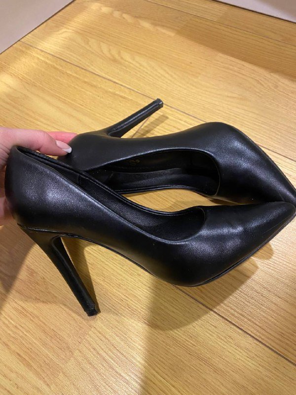 Женские черные туфли на каблуке, куртка демисезонная лаковая 8