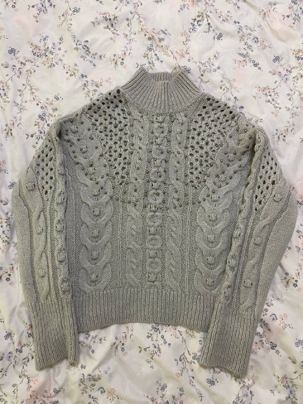 Кружевной топ, мини-юбка, шорты, бейсболка, вечернее платье, платье в линейку, свитер, свитшот 8