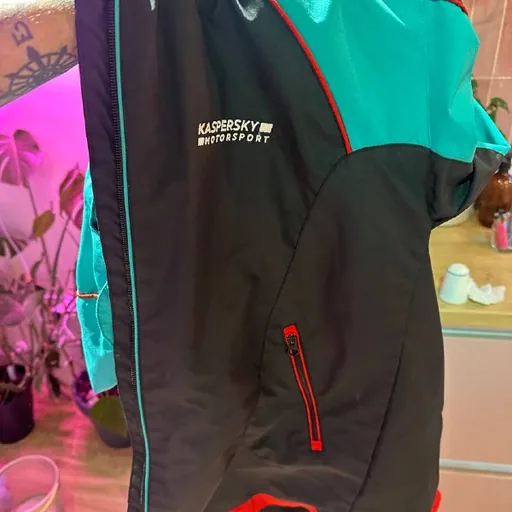 Спортивная куртка