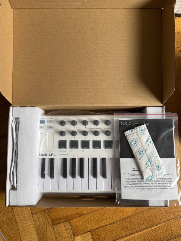 Roland Rubix 44, Roland A-49, Arturia Minilab mk2 MIDI Controllers и аудио-карта 2