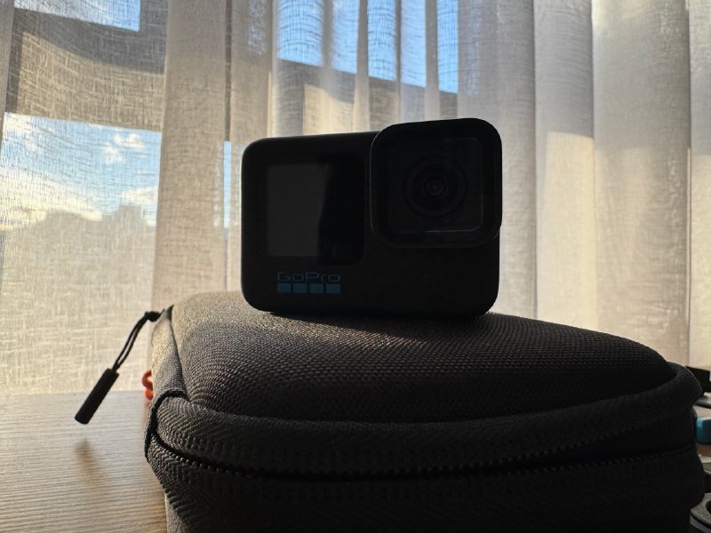 Камера GoPro Hero 10, аксессуары, аккумуляторы, чехол, карты памяти