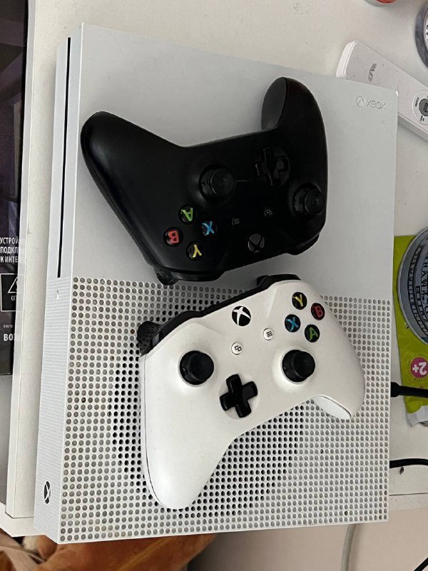 Xbox One 1TB с играми и комплектом