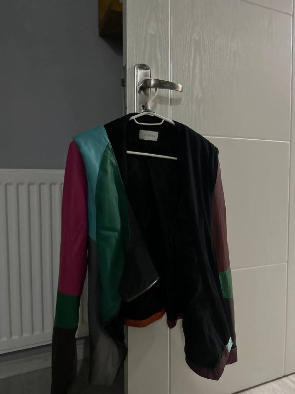 Кожаная куртка женская разноцветная