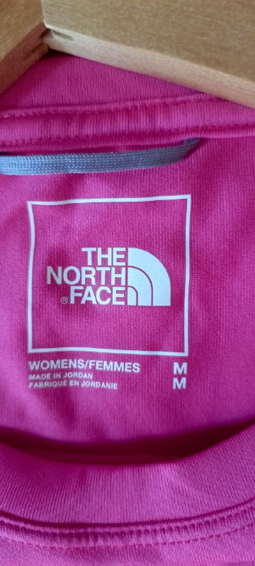 Mango платье, The North Face футболка, Burberry платье, & Other Stories шорты 5