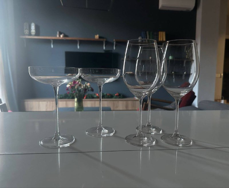 Бокалы, стаканы, кружки