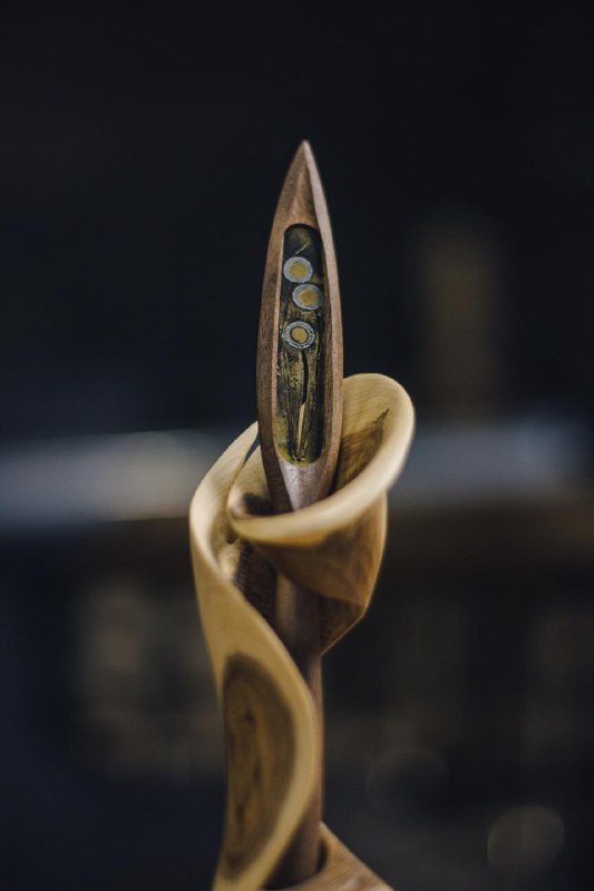 Ручка перьевая, подставка из рябины