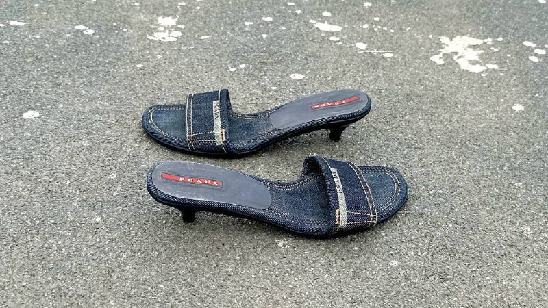 Винтажные мюли Prada, юбка, рубашка оверсайз, бриджи, блуза, босоножки, туфли, ботинки