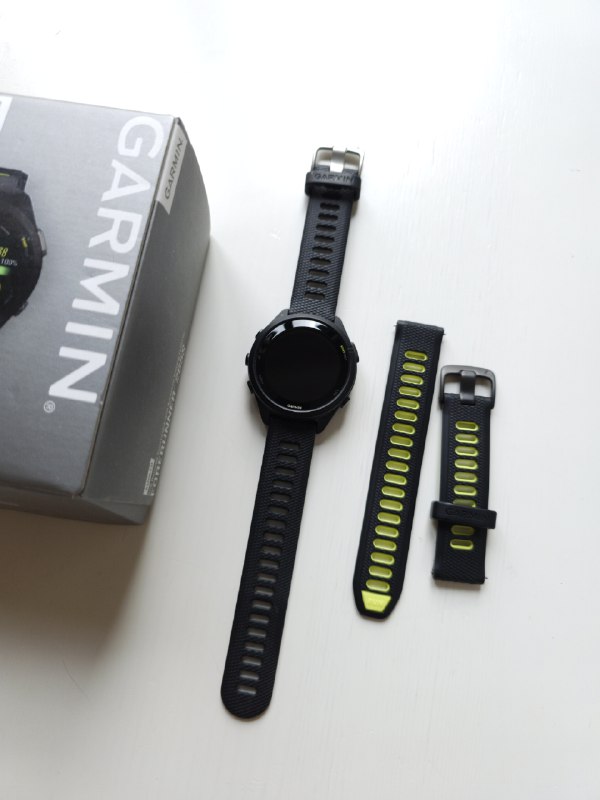 Часы Garmin Forerunner 265S с двумя ремешками