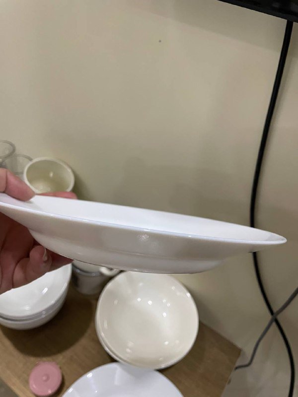 тарелки, пиалы, черпак, ложки, щетка для посуды, стаканы 2