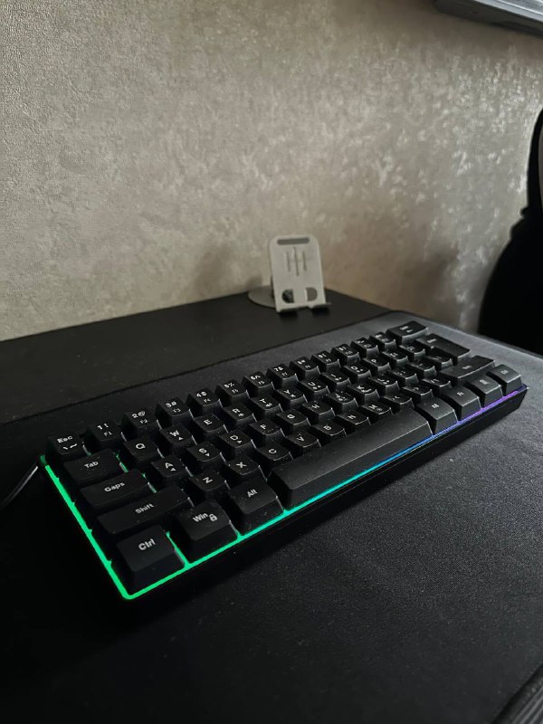 Компактная клавиатура с подсветкой 2