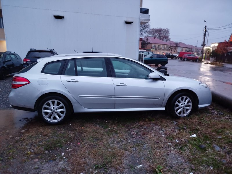 Renault Laguna 2.0 дизель, 2008, универсал 2