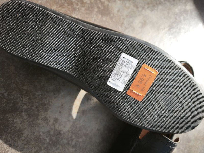 2 pairs of shoes size 41 7