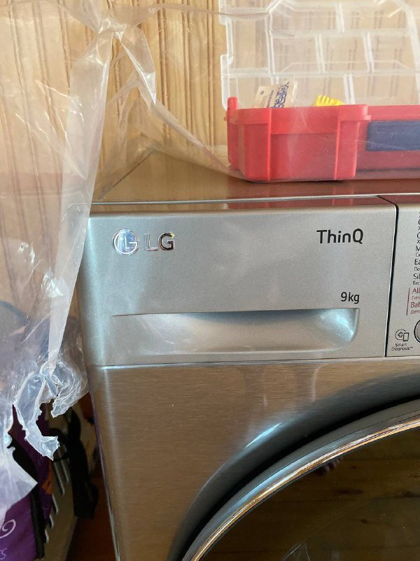 стиральная машина, шкафы, 2 складных стола, стеллаж, доска 2