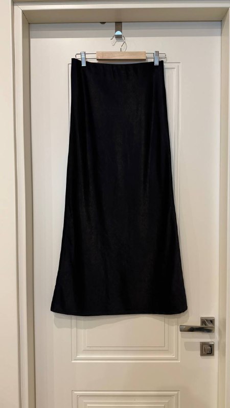 Серый свитер, юбка, тренч, сумка 3