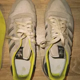 Adidas-ის სპორტული ფეხსაცმელი 1