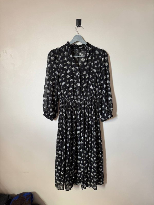 платье uniqlo синее xs, платье uniqlo в полоску xs, платье uniqlo черное xs, джинсы zara нежно розовые 34 eur, кофейные чашки delonghi 3