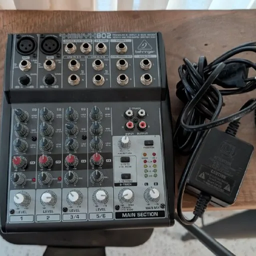 Behringer XENYX 802 микшер, блок питания