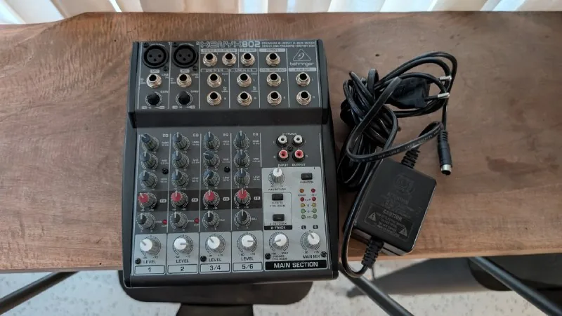 Behringer XENYX 802 микшер, блок питания