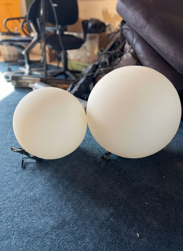 Барные стулья, бочка деревянная, двери, светильники, динамики, баллоны, косилка, электронагреватель 9