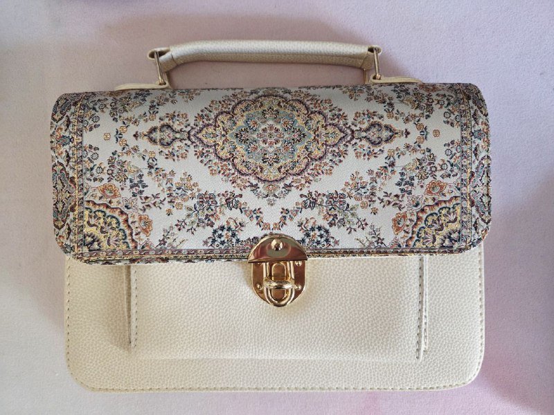 Сумочка с красивым принтом