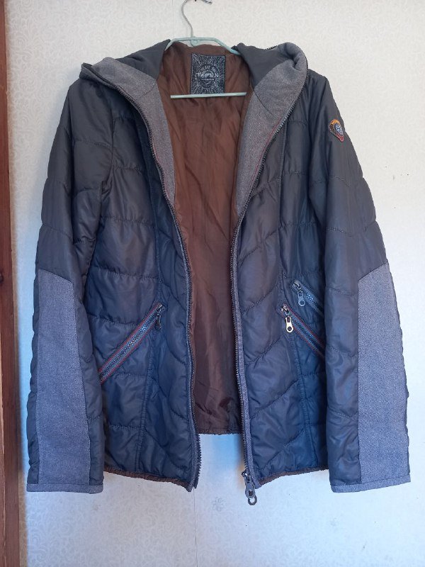 ветровка Carhartt, джинсы Lee, куртка Taifun, ботинки Skechers, кеды Vans 5