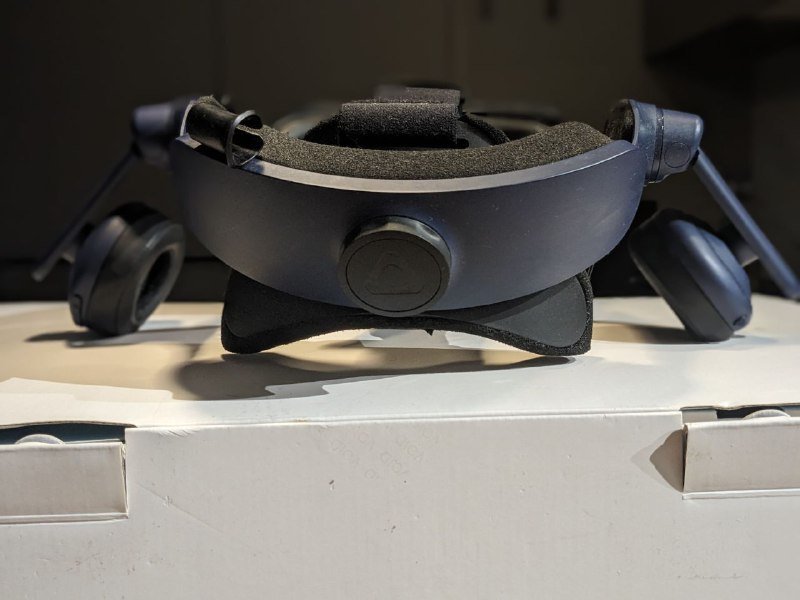 HTC Vive PRO виртуальная реальность полный комплект 3