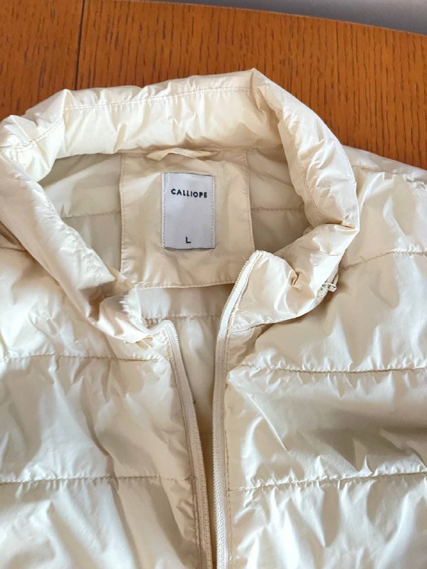 Тонкая куртка с капюшоном размер L 2