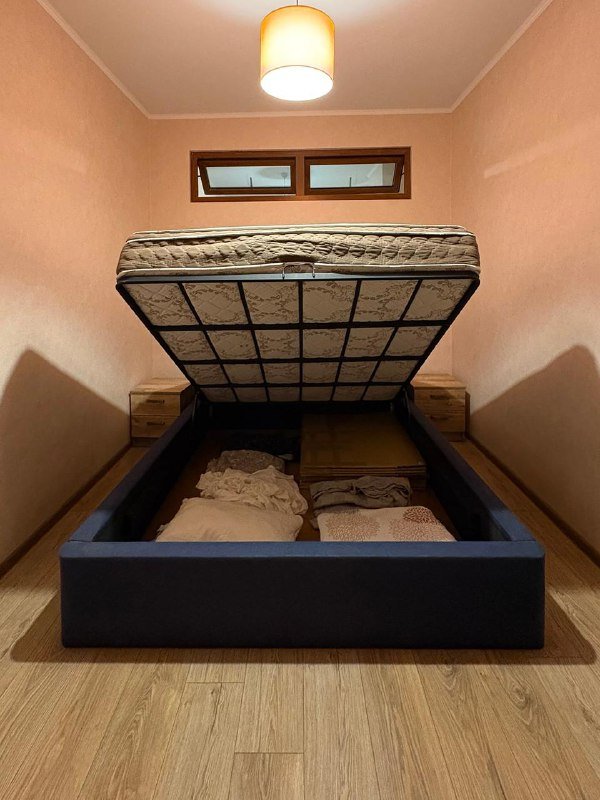 Кровать с матрасом 3