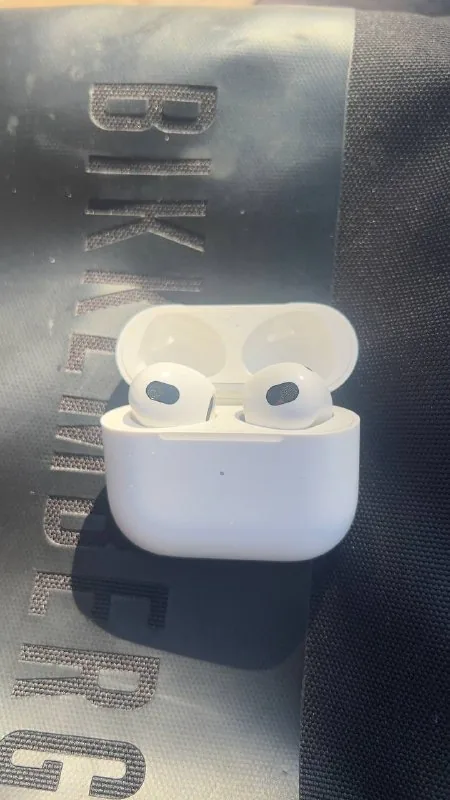 AirPods 3