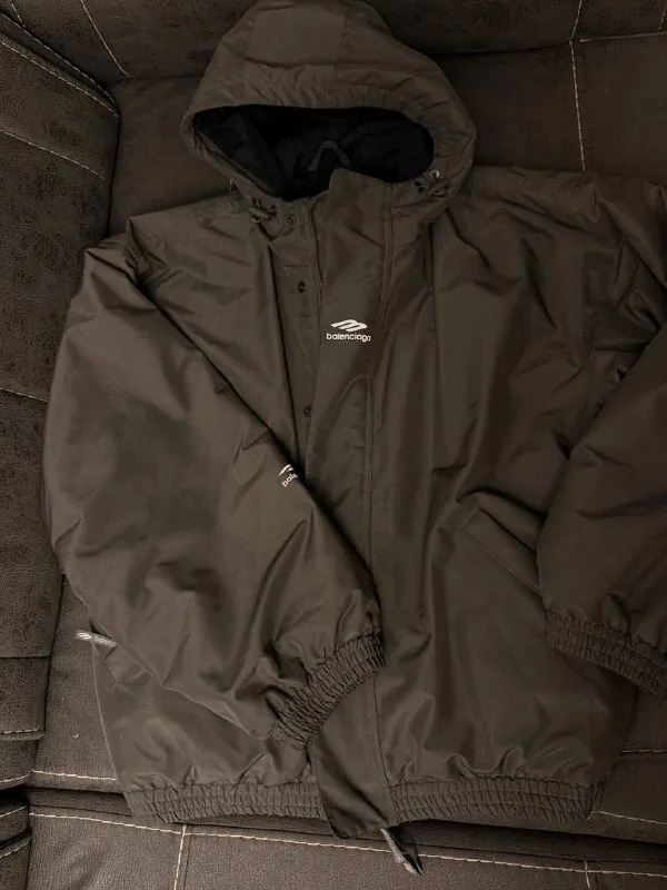 Лыжная куртка Balenciaga 1