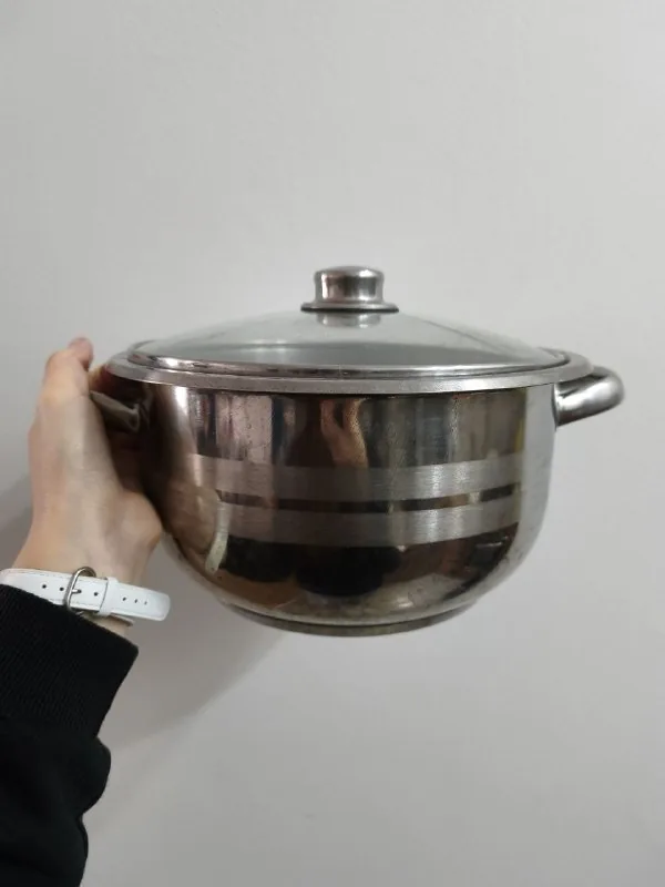 Кастрюля из нержавеющей стали с крышкой 1