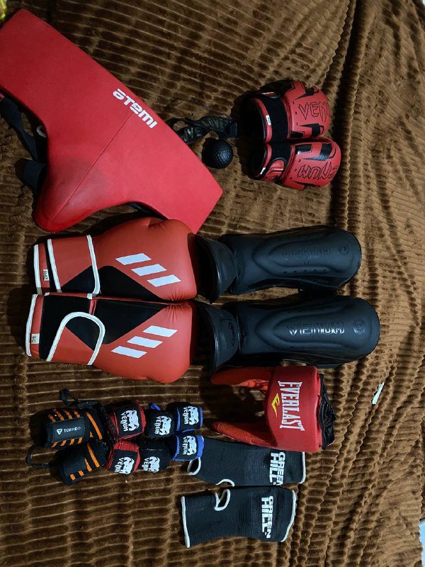 Разборные гантели, комплект блинов и экипировка для бокса