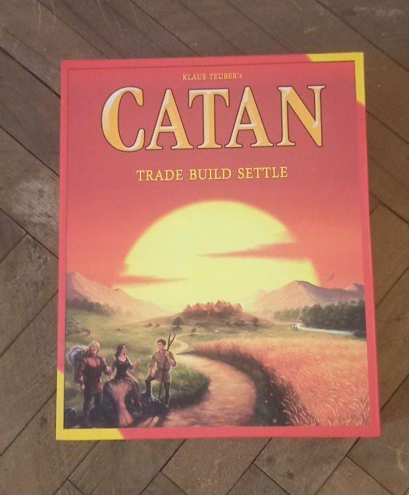 Два стула, Мужские туфли 44, Рюкзак мужской, Жилет мужской XL, Мужские духи, Гантели разборные, Плащ унисекс, Настольная игра CATAN 8