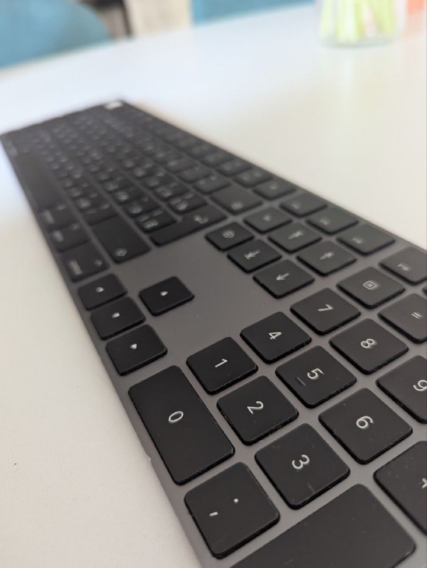 Беспроводная клавиатура Apple, Геймпад PS5 5