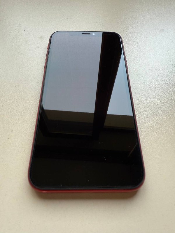 iPhone XR 128 GB красный