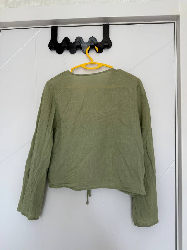 Брюки Zara, юбка Mango, блузка зеленая, топ белый 7